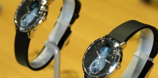 Withings Steel HR erbjuder smarta funktioner i analog klocka