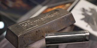 Svenska hörlurar är gjorda av illegala vapen